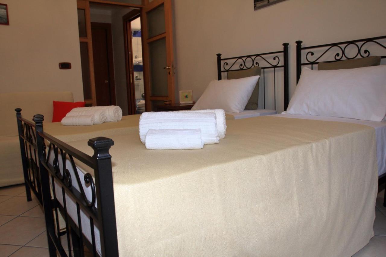 B&B Mitilini Central Station Napoli Phòng bức ảnh