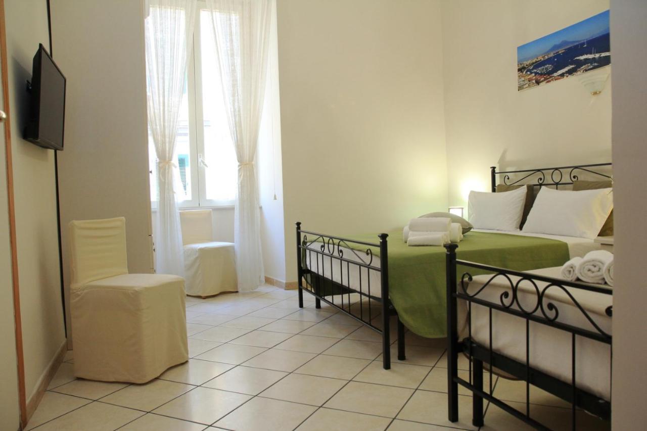 B&B Mitilini Central Station Napoli Ngoại thất bức ảnh